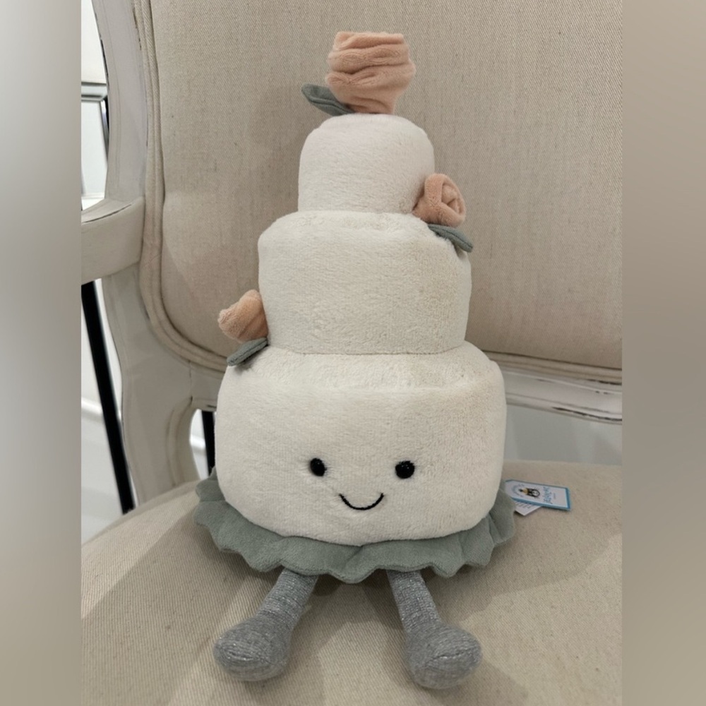 Retired Ultra RARE Jellycat Amuseables Wedding Cake Authentic NWT